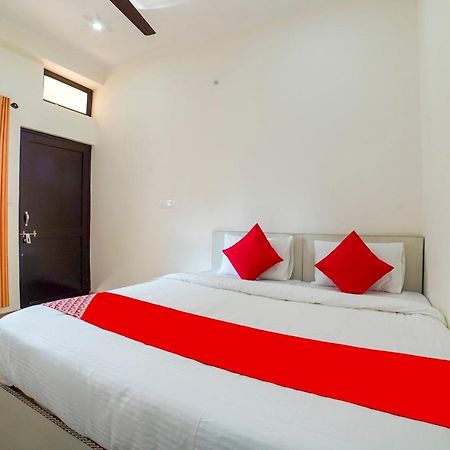 Oyo 67163 Anantham Residency Hotell Narendra Nagar Eksteriør bilde