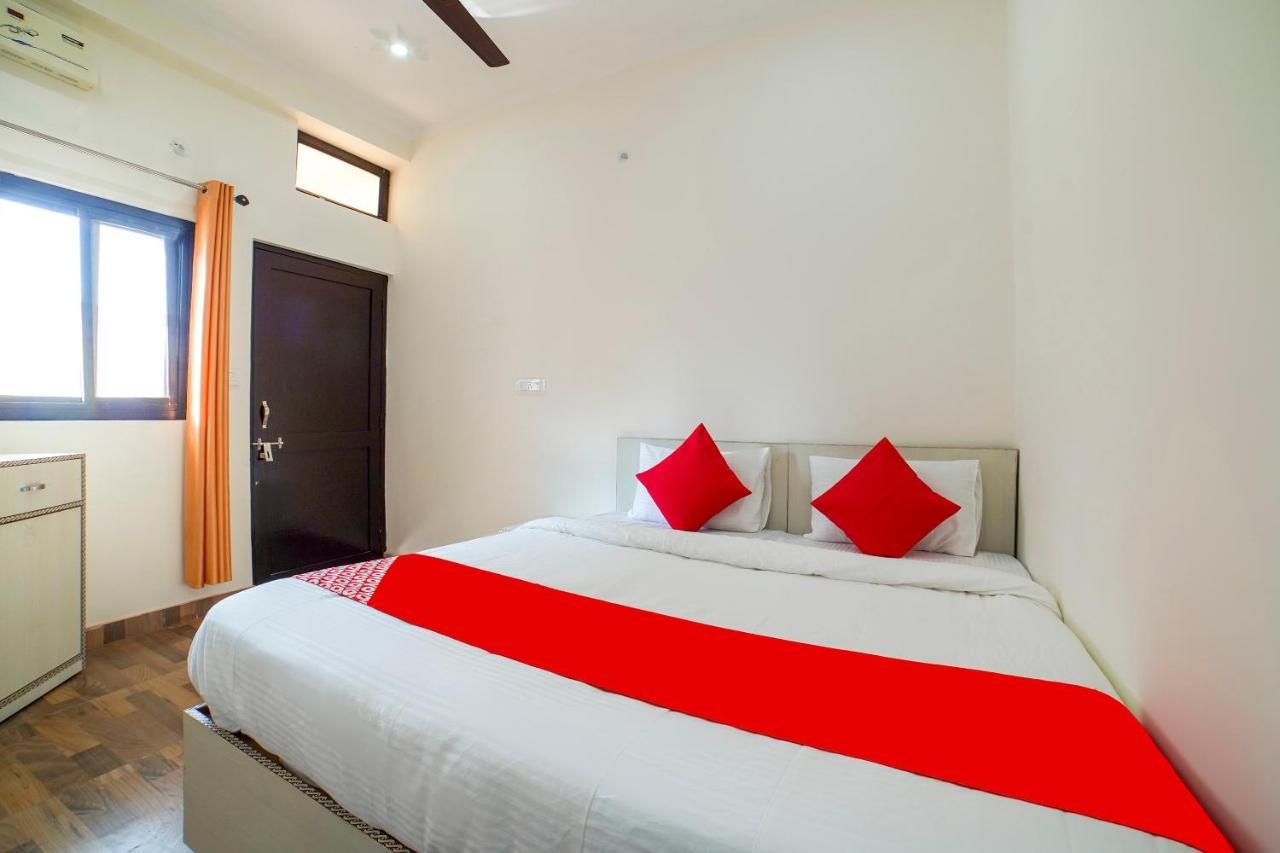 Oyo 67163 Anantham Residency Hotell Narendra Nagar Eksteriør bilde