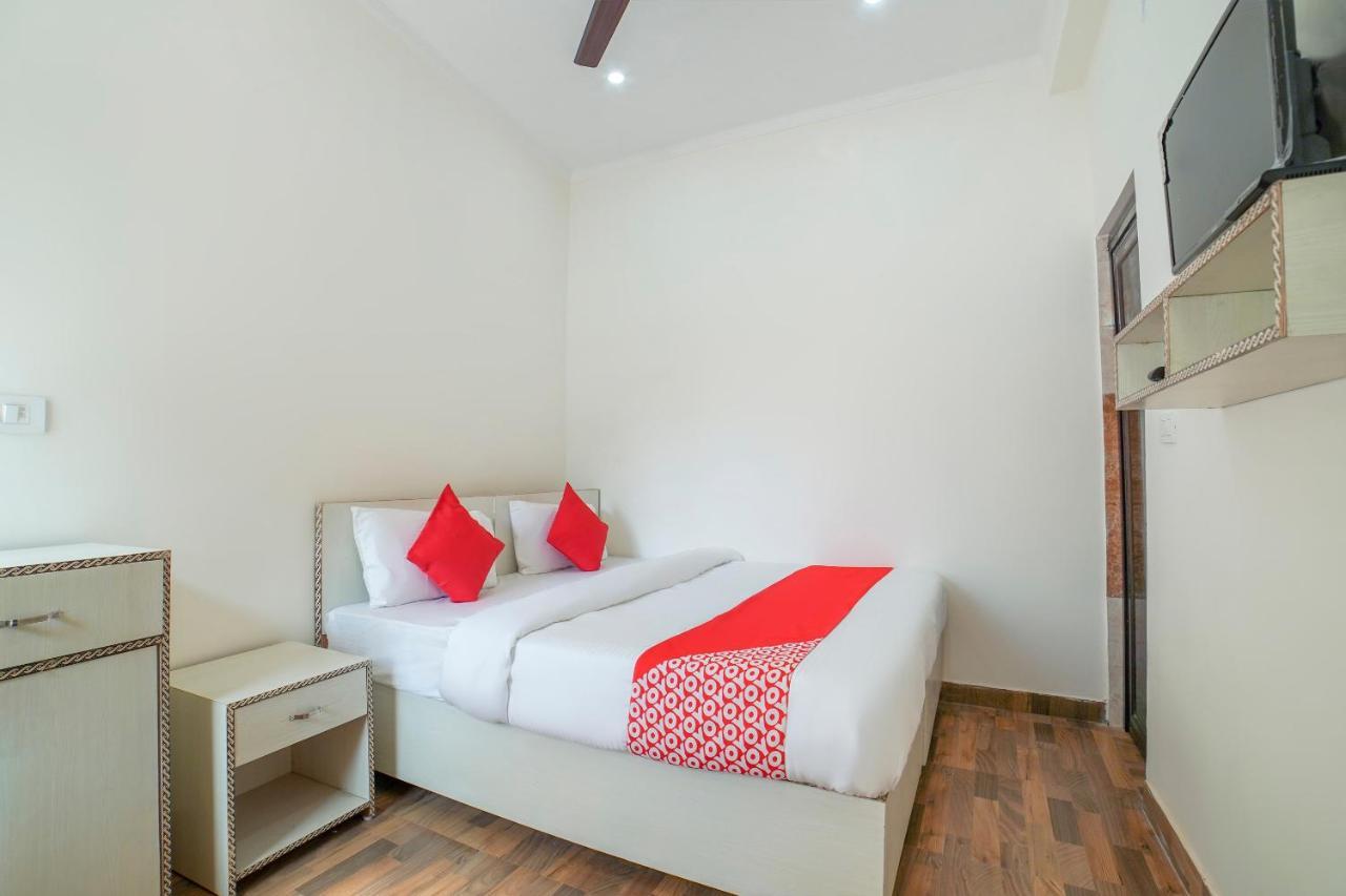 Oyo 67163 Anantham Residency Hotell Narendra Nagar Eksteriør bilde