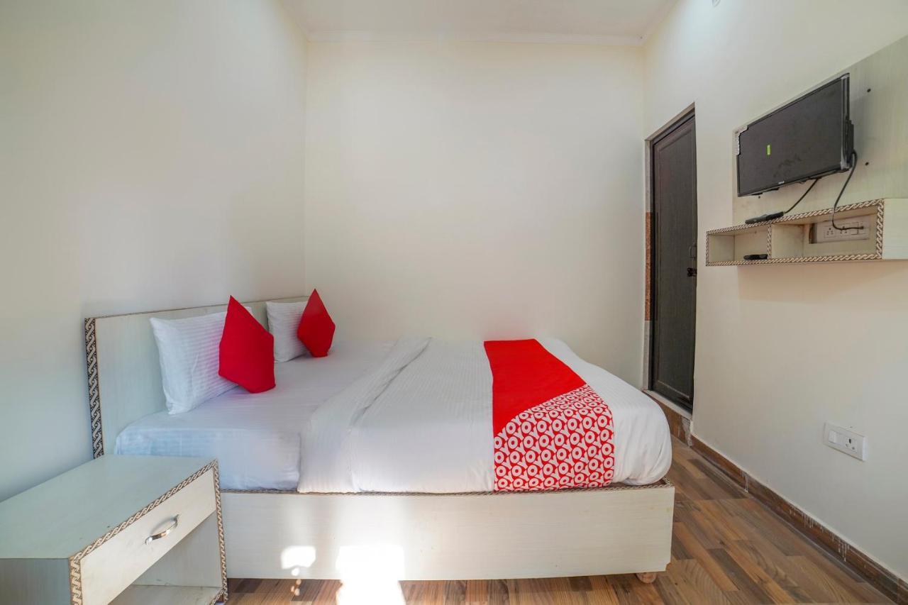 Oyo 67163 Anantham Residency Hotell Narendra Nagar Eksteriør bilde