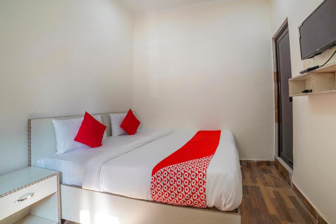Oyo 67163 Anantham Residency Hotell Narendra Nagar Eksteriør bilde