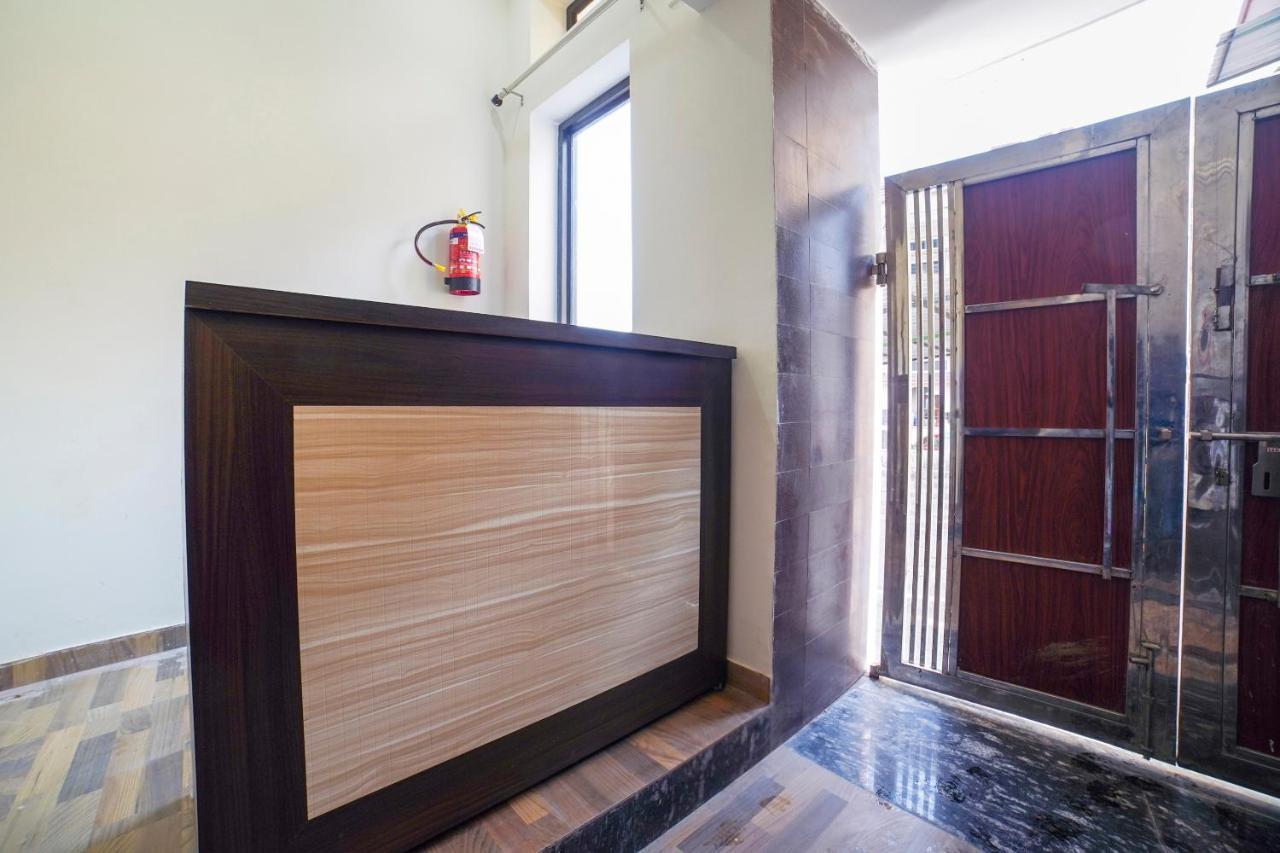 Oyo 67163 Anantham Residency Hotell Narendra Nagar Eksteriør bilde