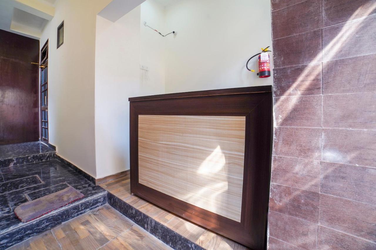 Oyo 67163 Anantham Residency Hotell Narendra Nagar Eksteriør bilde