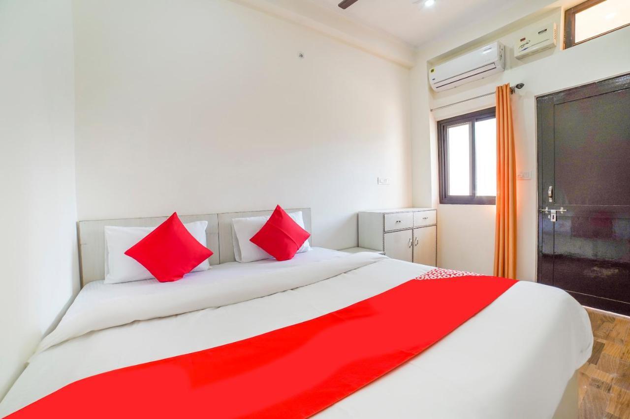 Oyo 67163 Anantham Residency Hotell Narendra Nagar Eksteriør bilde