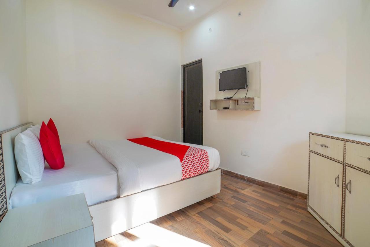Oyo 67163 Anantham Residency Hotell Narendra Nagar Eksteriør bilde