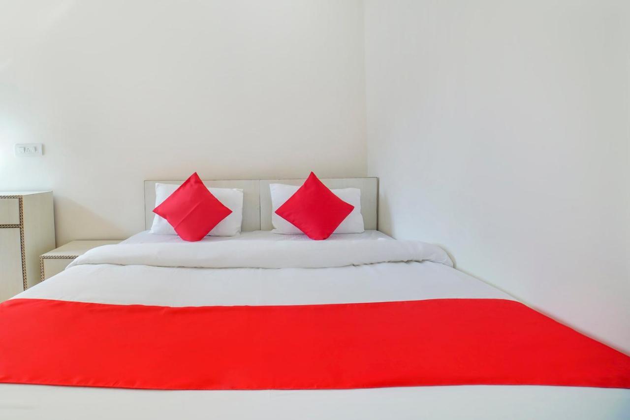 Oyo 67163 Anantham Residency Hotell Narendra Nagar Eksteriør bilde