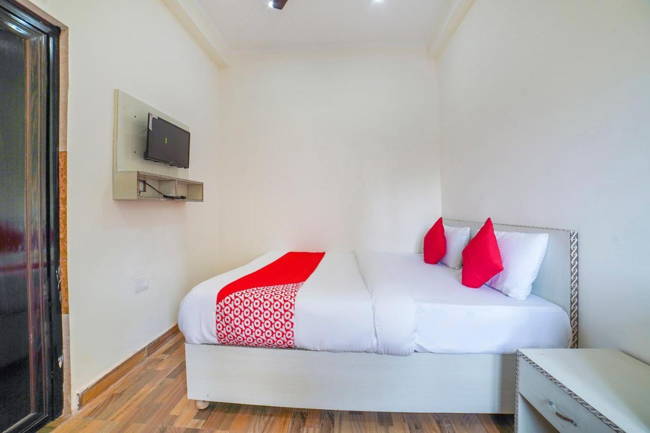 Oyo 67163 Anantham Residency Hotell Narendra Nagar Eksteriør bilde