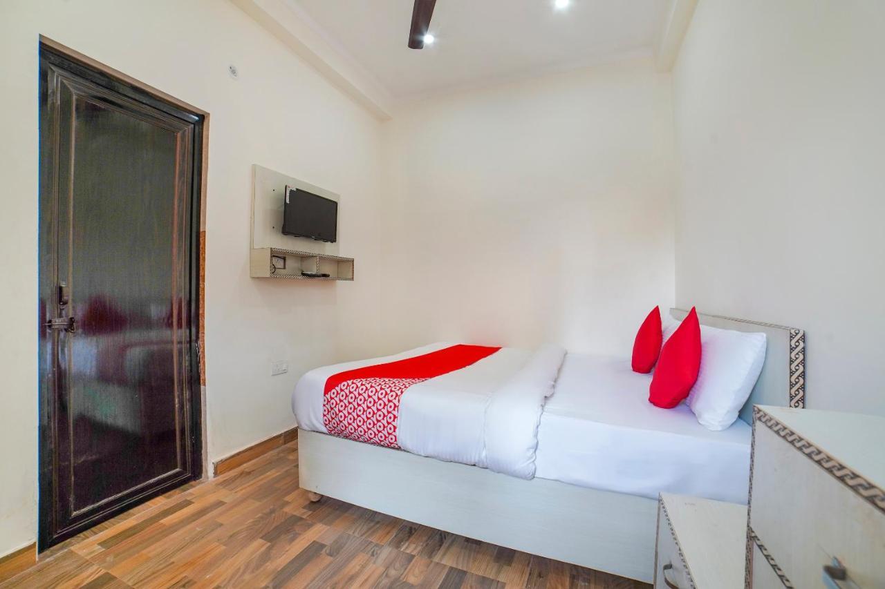 Oyo 67163 Anantham Residency Hotell Narendra Nagar Eksteriør bilde