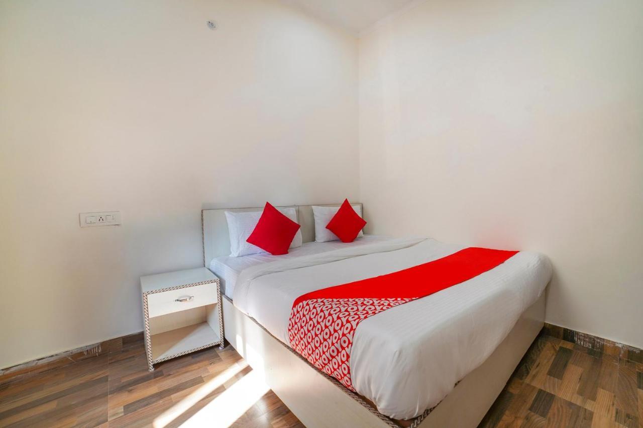Oyo 67163 Anantham Residency Hotell Narendra Nagar Eksteriør bilde